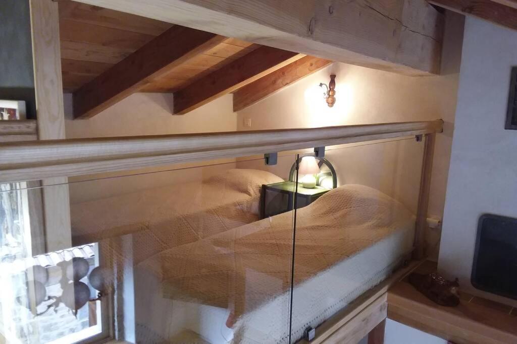 Loft La Rose Desiree Gite 3 Etoiles Chalencon 外观 照片